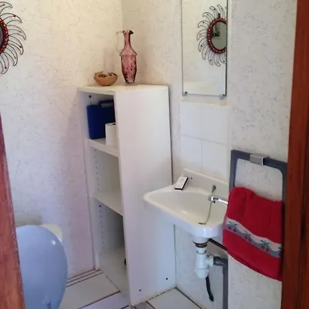 Apartment Beau F2 Rdc Entier 40m2 Calme Terrasse Jardin Parking Gratuit Sur Place